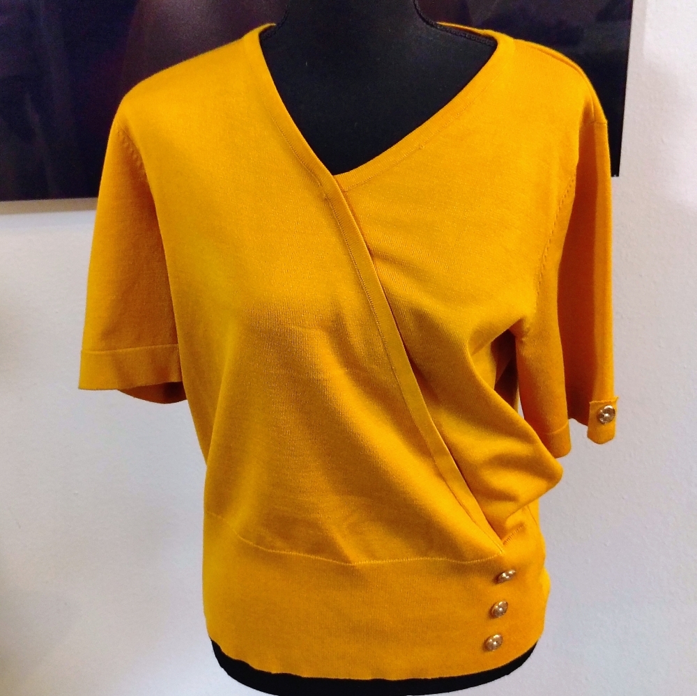 By Design Elegant Mustard V-Neck Women's Top Size Large